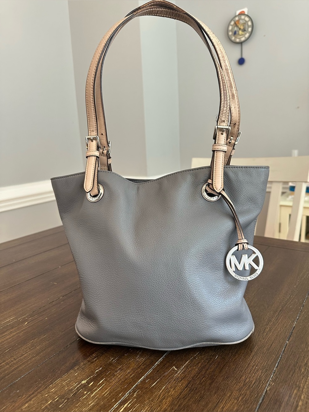 Michael Kors jet set tote bag